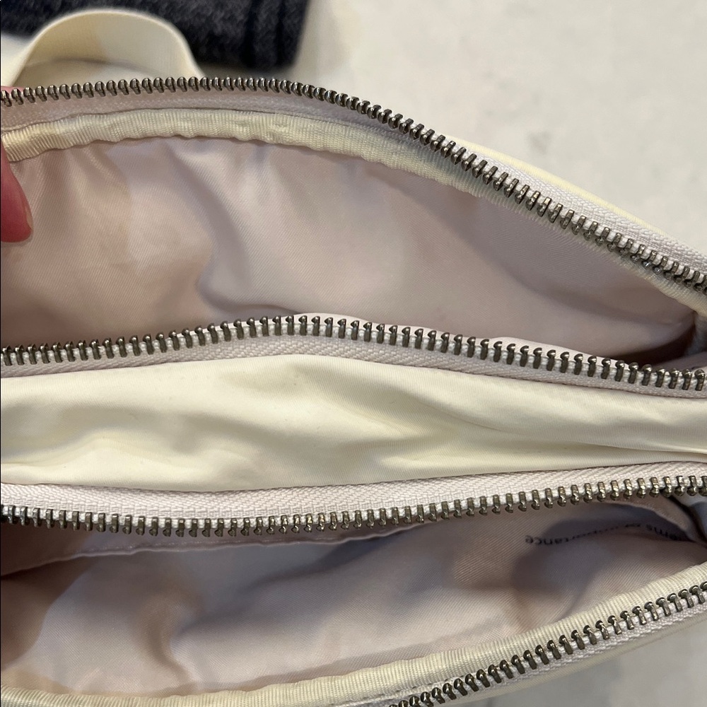 Lululemon bundle Crossbody Bag, scarf and 2 headbands‎ - Picture 6 of 8